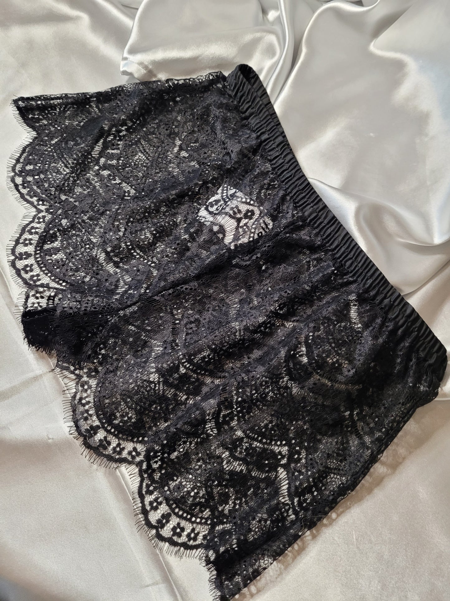 SENSATION CARACO SCHORT EN DENTELLE T 3